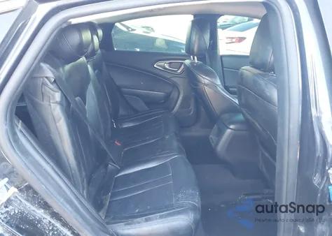 2016 Chrysler 200 Limited Platinum z USA, uszkodzony, nr VIN 1C3CCCAB7GN185123